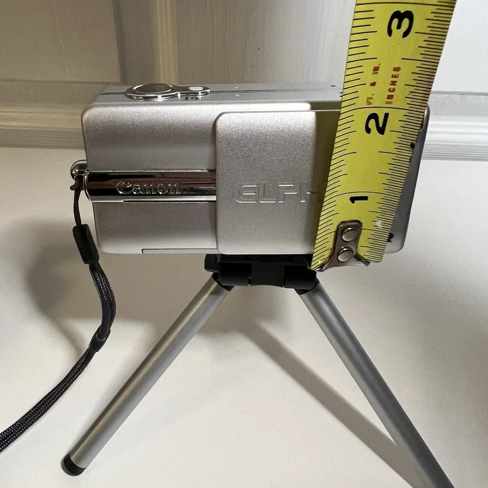 CANON ELPH Z3 COMPACT DIGITAL APS POINT & SHOOT FILM‎ CAMERA W Tripod - Untested